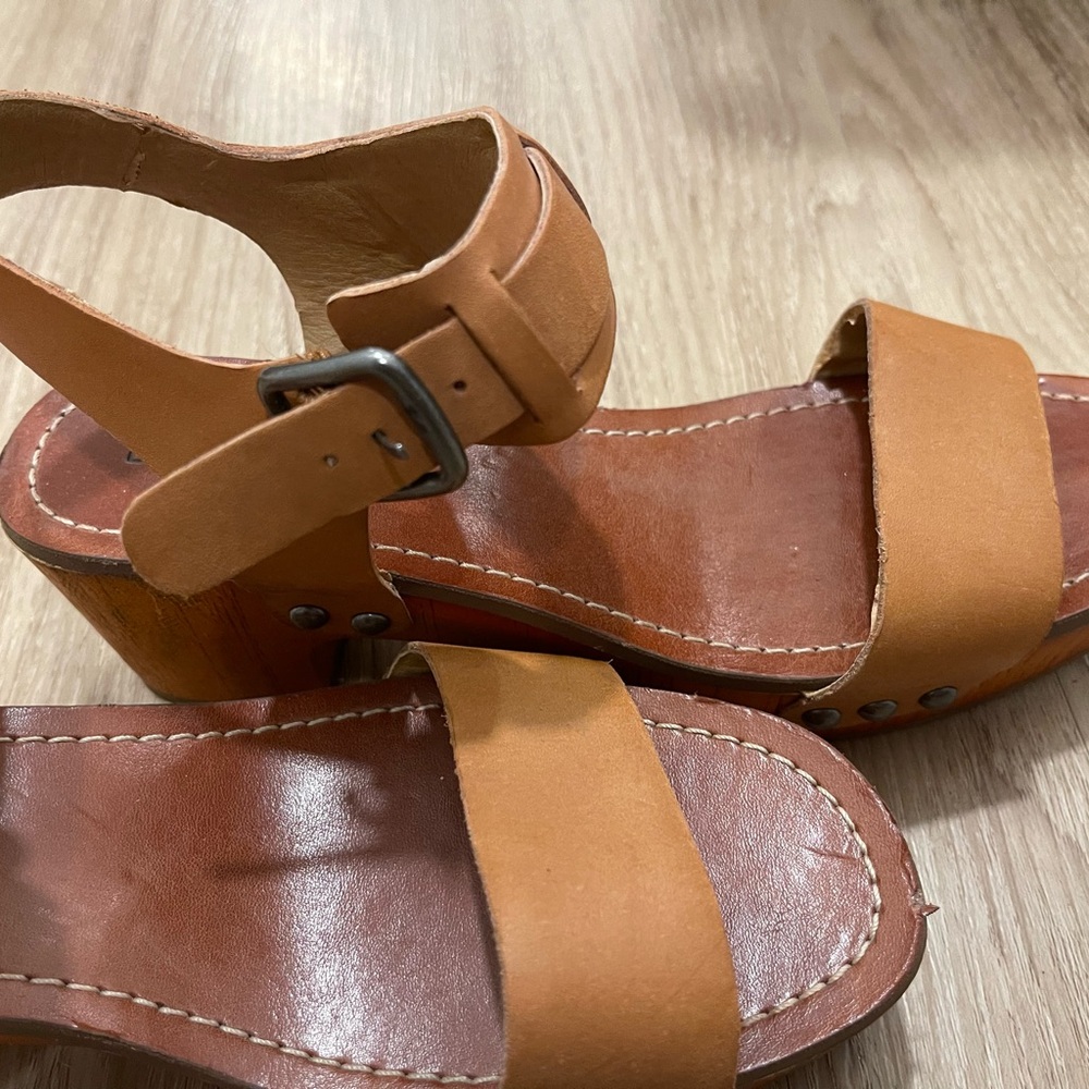 Lucky Brand Tan Leather Sandals